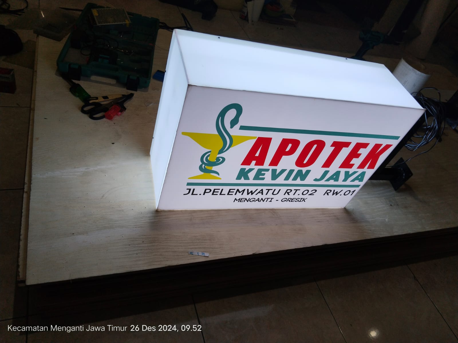 NEON BOX